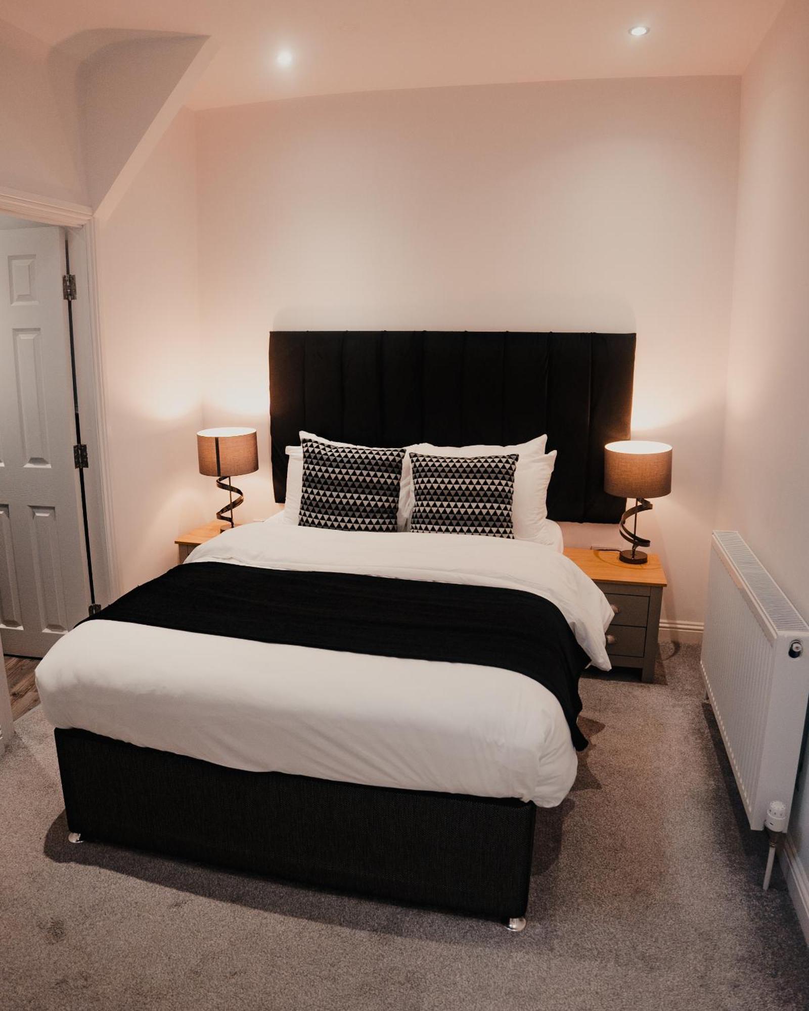Royal Chambers Serviced Apartments กลาสโกว์ ภายนอก รูปภาพ