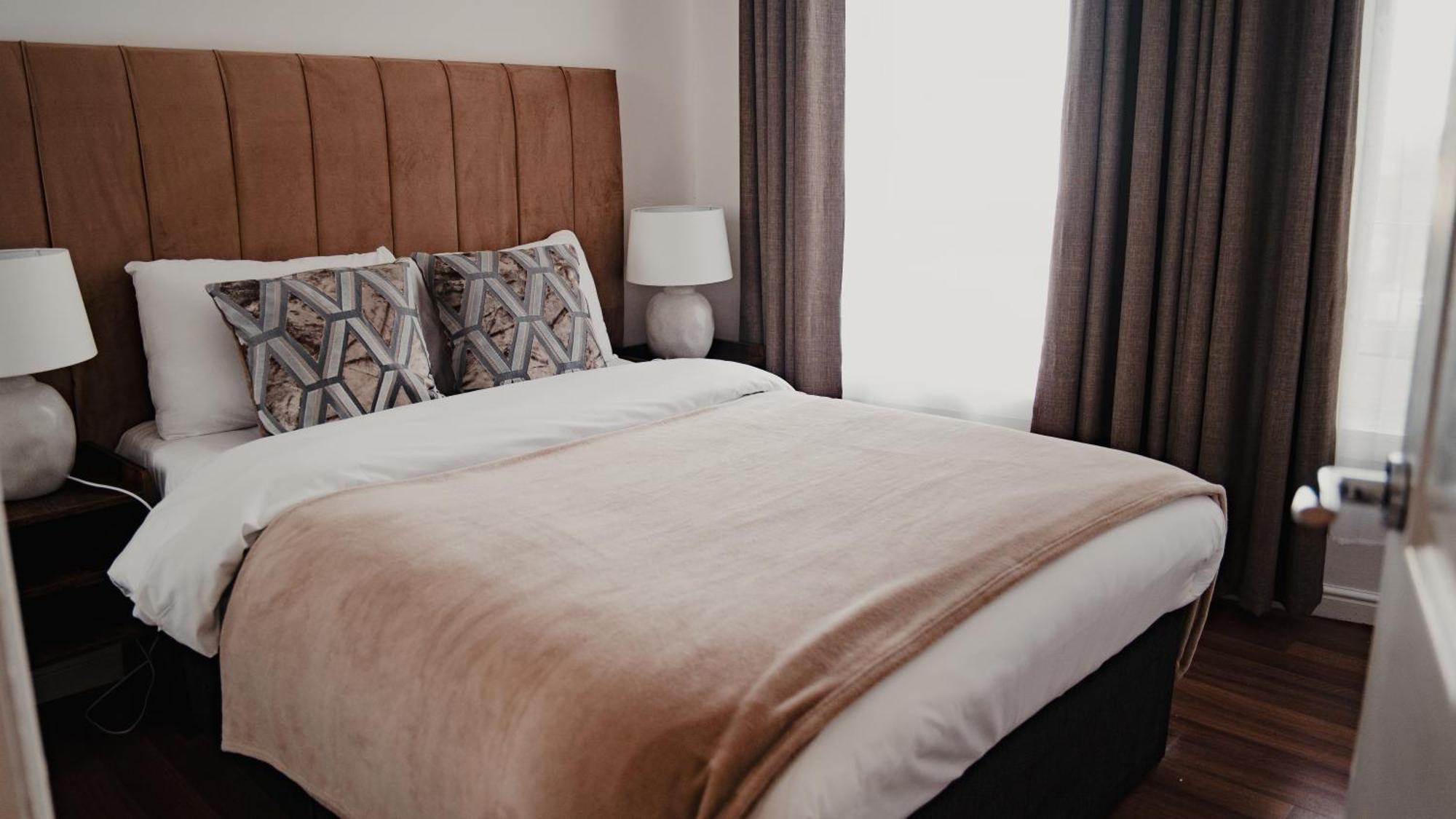 Royal Chambers Serviced Apartments กลาสโกว์ ภายนอก รูปภาพ