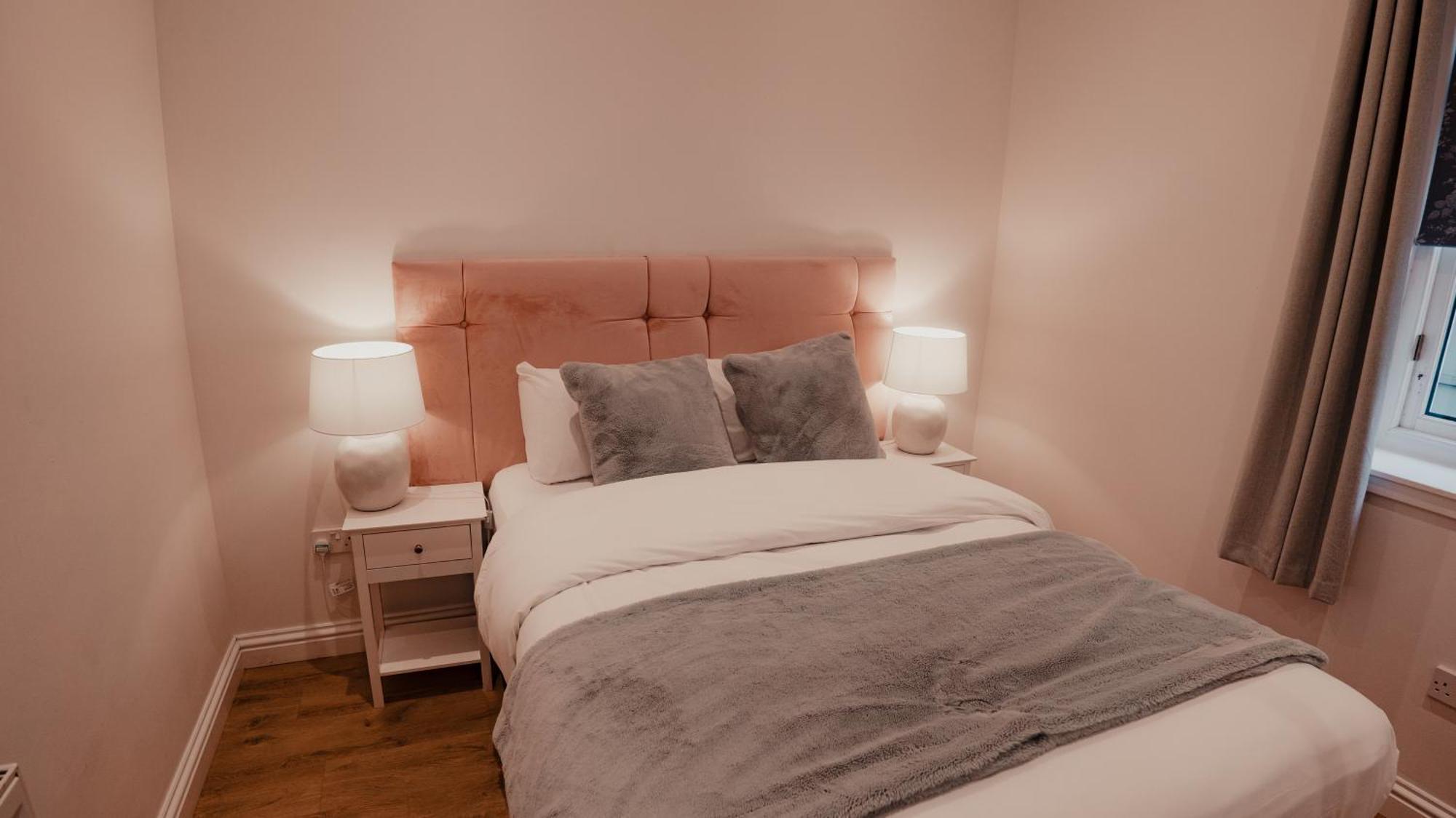 Royal Chambers Serviced Apartments กลาสโกว์ ภายนอก รูปภาพ