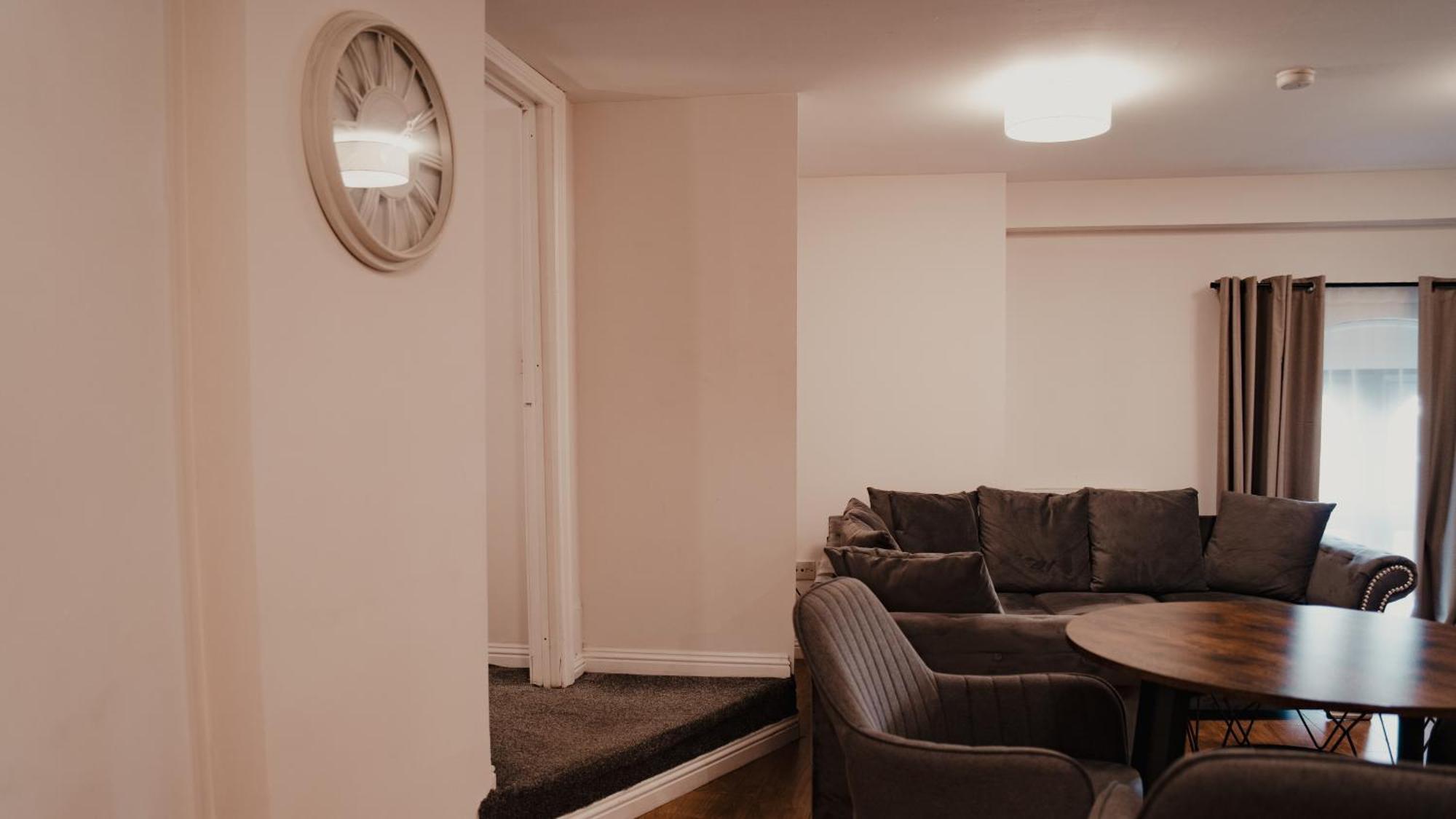 Royal Chambers Serviced Apartments กลาสโกว์ ภายนอก รูปภาพ